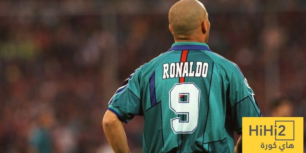 شاهد حاملي القميص رقم 9 في تاريخ برشلونة خلال اخر 30 عامًا