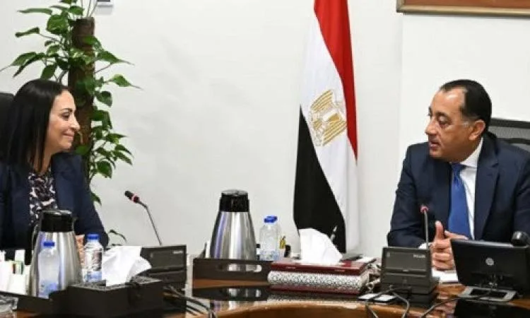 مدبولي يتواصل مع وزيرة التضامن بشأن مساعدات “تكافل وكرامة” للمستفيدين.