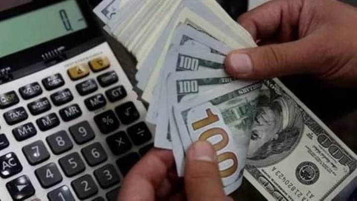أسعار متغيرة يوميًا.. سعر الدولار مقابل الجنيه اليوم.