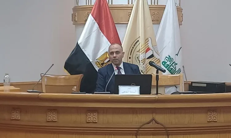 محاضرة في الثقافة العليا: استكشاف التراث المصري المدفون تحت الماء وأحاديث عن البحر