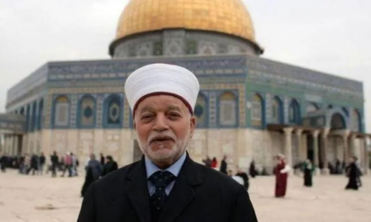الاحتلال الإسرائيلي يقرر نفي مفتي القدس عن المسجد الأقصى لمدة 6 أشهر