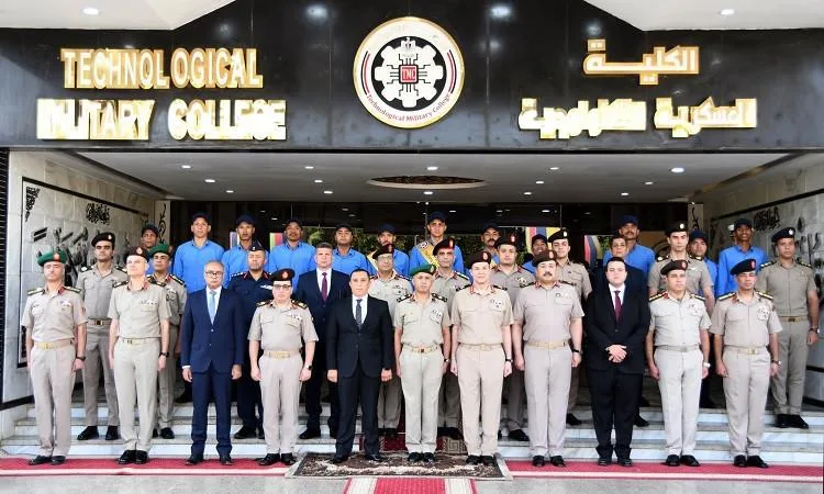 الجامعة العسكرية للتكنولوجيا تحتفل بتخريج طلبة الطب الشرعي: تأهيل الكوادر الجديدة للعمل في مصلحة الطب الشرعي