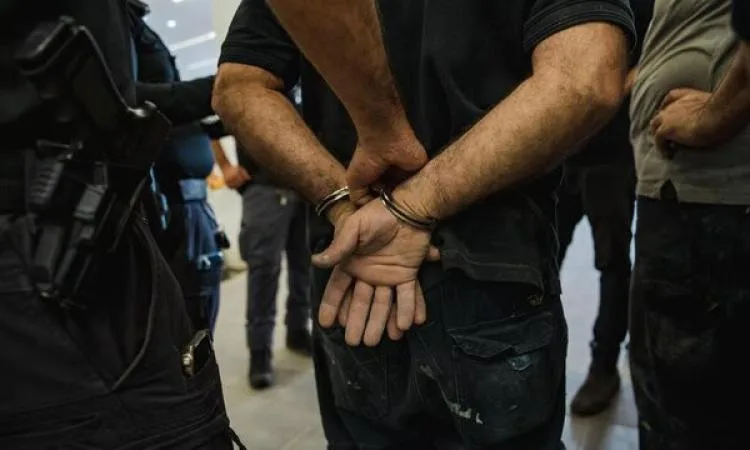 الجيش الإسرائيلي يعتقل 30 فلسطينيًا من مناطق مختلفة في الضفة الغربية