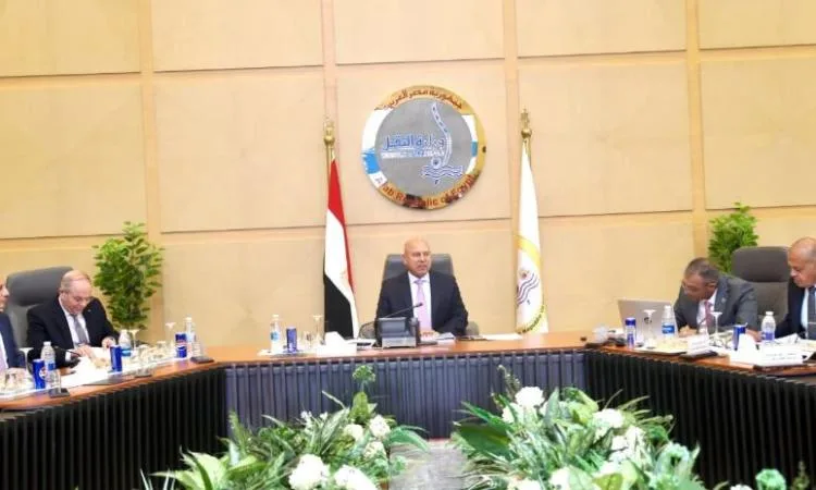 “الوزير” يتولى رئاسة الجمعية العمومية العادية لشركة القاهرة للعبارات.