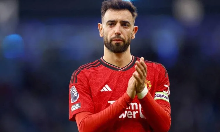 مانشستر يونايتد بحاجة لتعزيز صفوفه بلاعبين جدد.