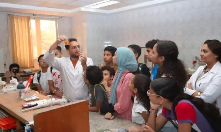 <p><strong>جامعة القاهرة تواصل المرحلة الثالثة من برنامج “طفل الجامعة” لتعزيز التعلم والتطور</strong></p>