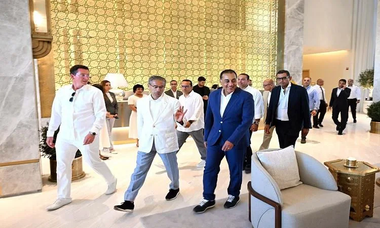 الحكومة تسعى لتعزيز الاستثمار السياحي في الساحل الشمالي