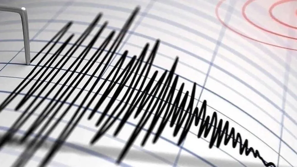 زلزال بقوة 5.7 درجة يضرب الأراضي الإيرانية