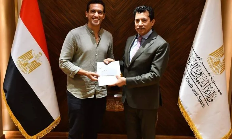 <p><strong>صبحي يلتقي بالبطل الأولمبي أحمد الجندي للحديث عن استعداداته للبطولات المقبلة</strong></p>
