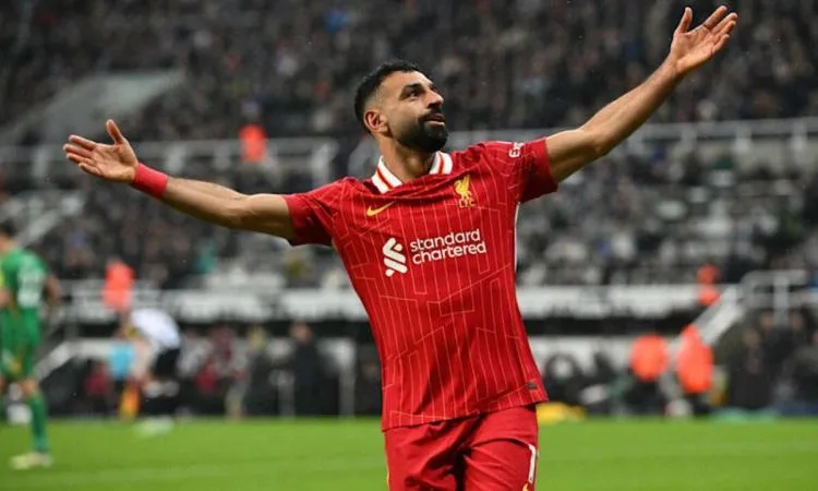 صلاح يتألق في صدارة المرشحين.. فرانس فوتبول تكشف عن قائمة أفضل لاعب في العالم