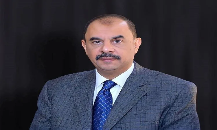 محافظ سوهاج يتابع تطورات حادث طريق الكريمات بشكل مباشر