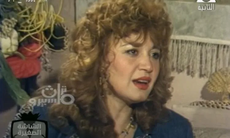 مديحة كامل تتناول جوانب الفن السلبية في “عالم الشهرة”