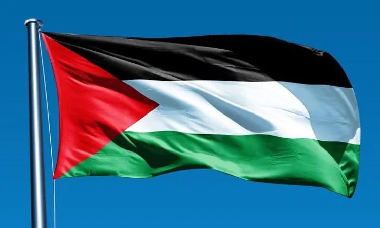 مطالب فلسطينية بإعادة النظر في قرار فرض العقوبات الأمريكية على مسؤولي السلطة