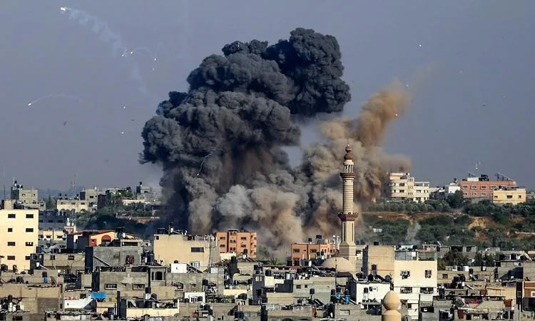 مقتل 3 فلسطينيين في جنوب قطاع غزة بينهم اثنان يسعيان للحصول على المساعدات