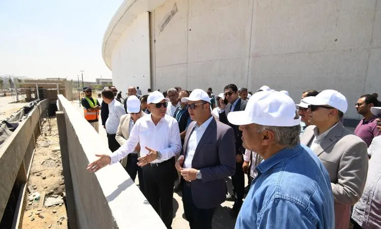 زيارة وزير الإسكان ومحافظ القاهرة لمشروع حدائق تلال الفسطاط: خطوة نحو تطوير منطقة مصر القديمة