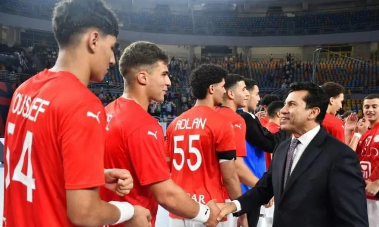 وزير الرياضة يفتتح بطولة العالم لناشئي كرة اليد ويفرح بفوز الفراعنة على كوريا الجنوبية.