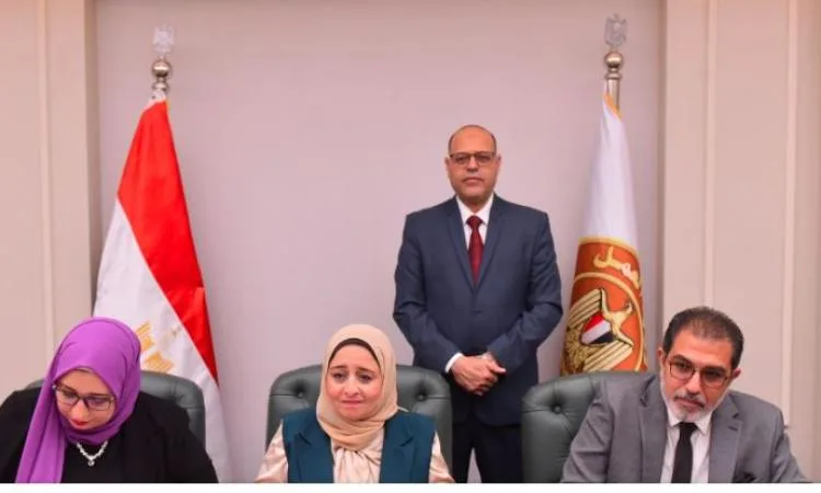 وزير العمل يشارك في توقيع اتفاقية للتعاون في دمج ذوي الإعاقة في سوق العمل.